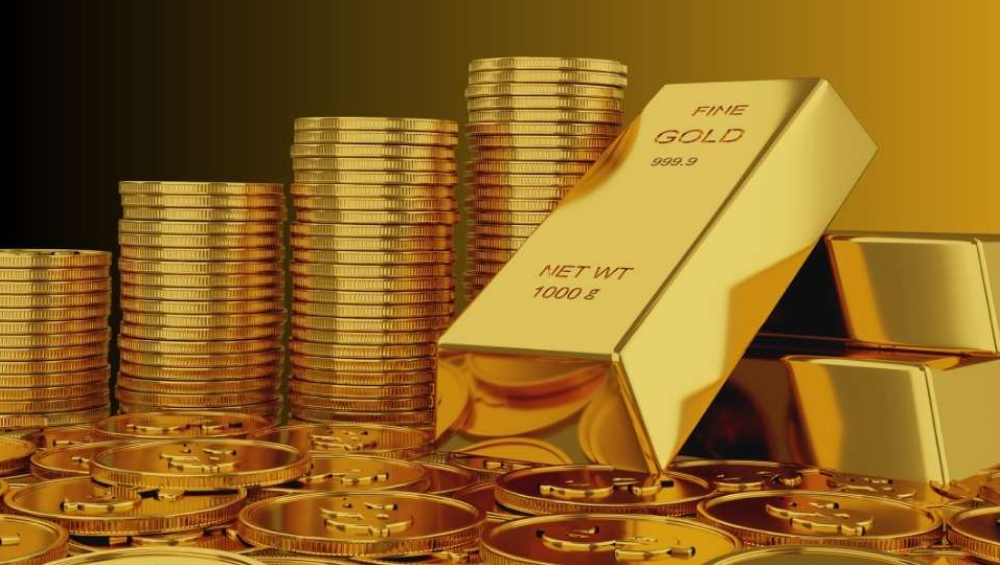 Gold bar and stacks of gold coins arranged in an ascending graph pattern.